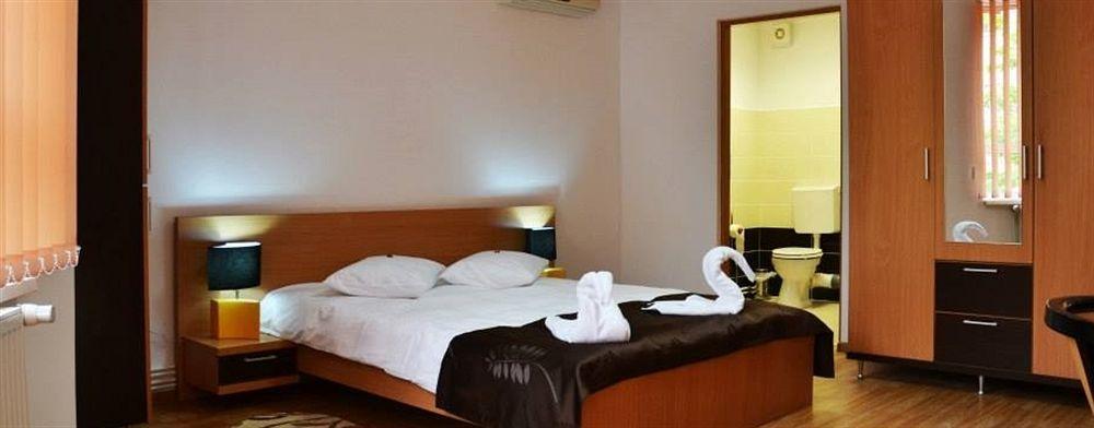 Aparthotel Zorilor クルージュ＝ナポカ エクステリア 写真