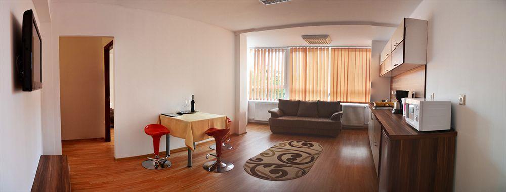 Aparthotel Zorilor クルージュ＝ナポカ エクステリア 写真