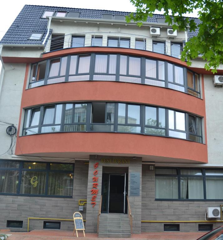 Aparthotel Zorilor クルージュ＝ナポカ エクステリア 写真