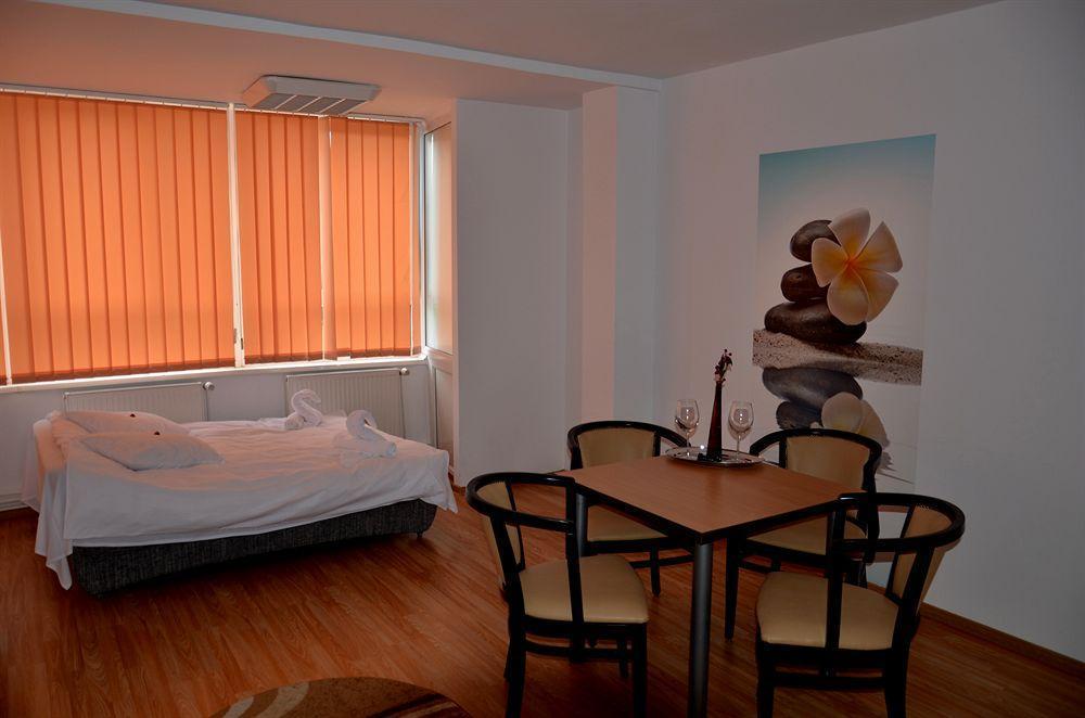 Aparthotel Zorilor クルージュ＝ナポカ エクステリア 写真